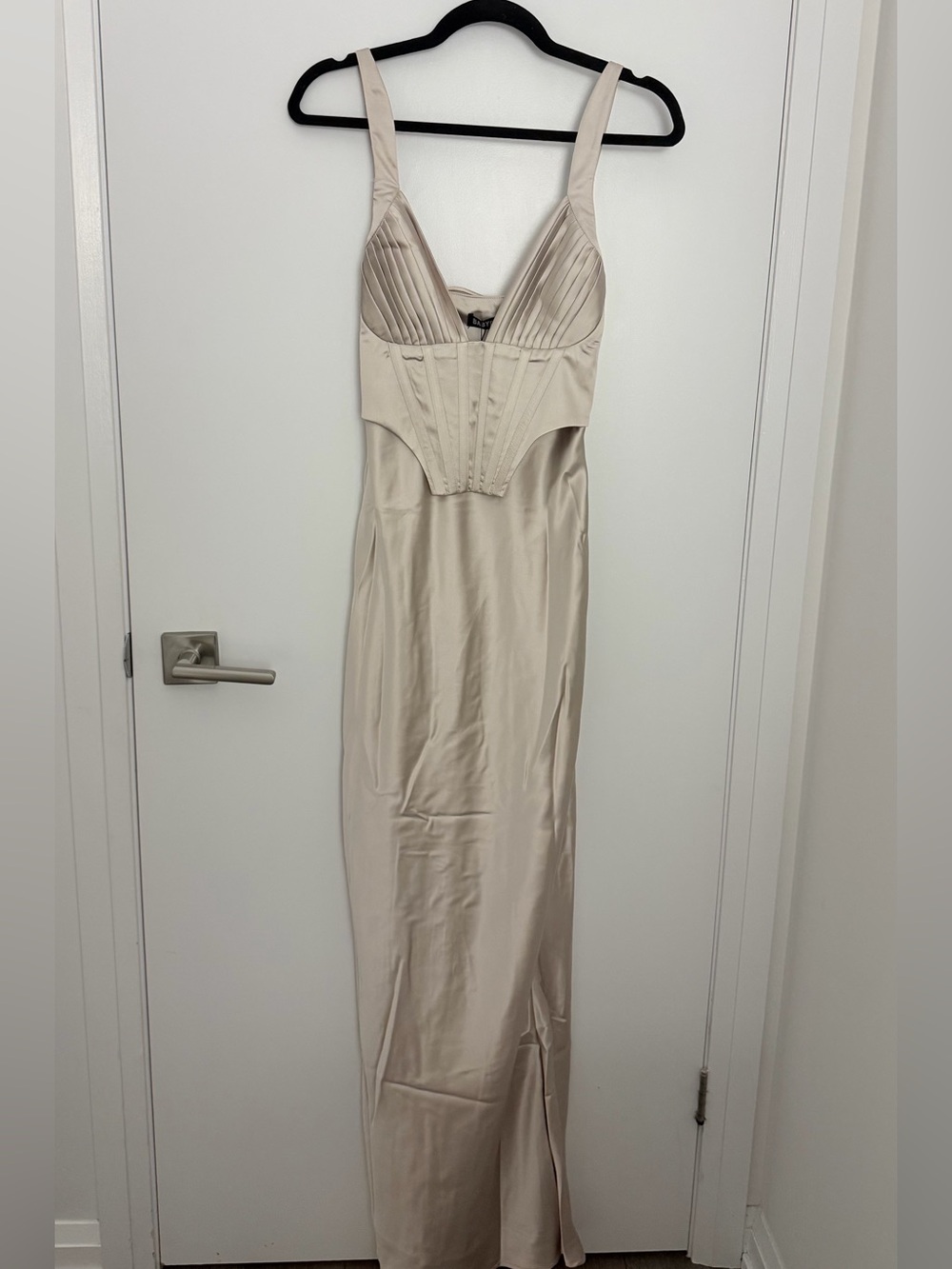 BNWT BABYBOO Shae Maxi Dress - Shell - XS - Picture 2 of 5